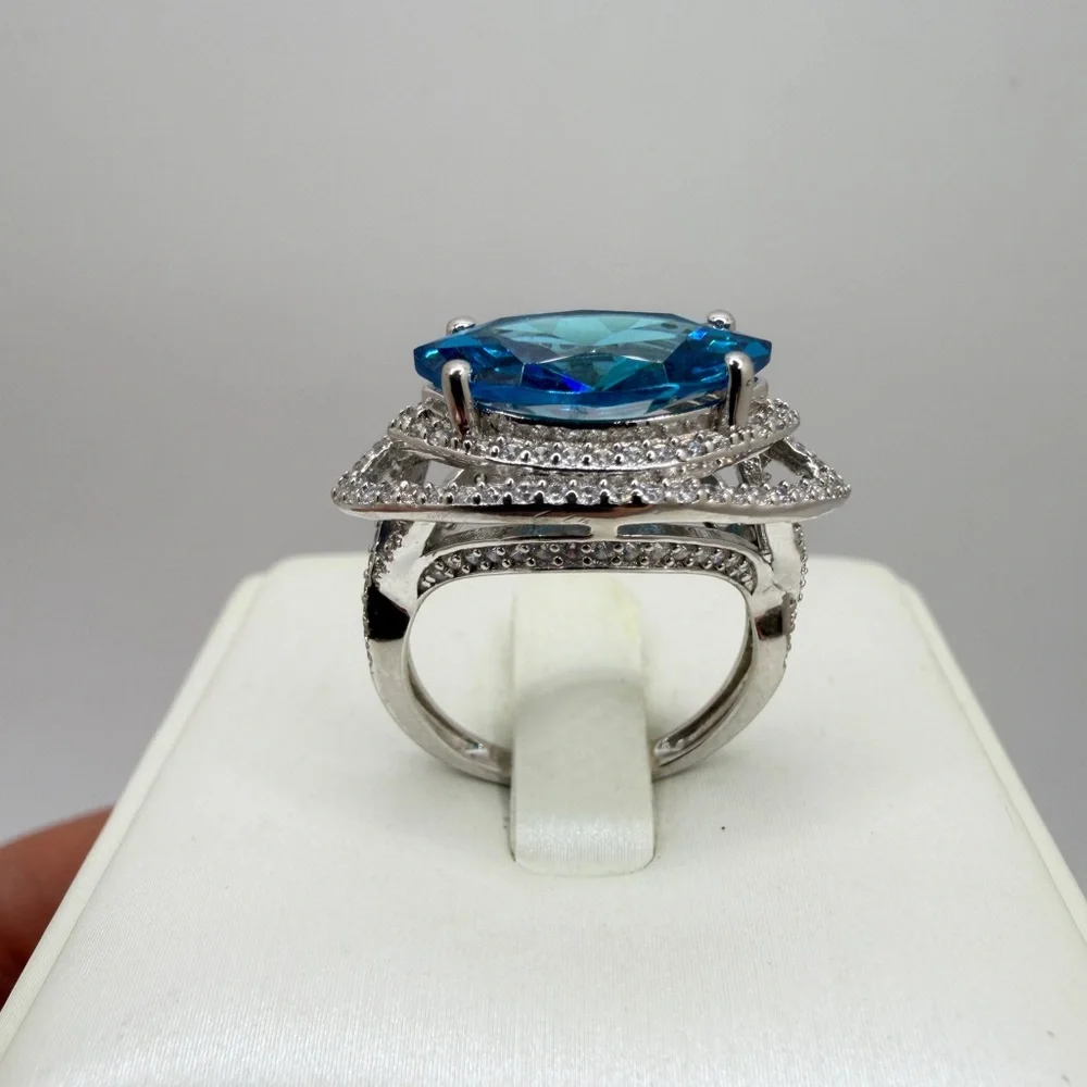 14x7mm East/West Marquise cut Blue ICE CZ w/ cz accent‎ ring in sterling silver!